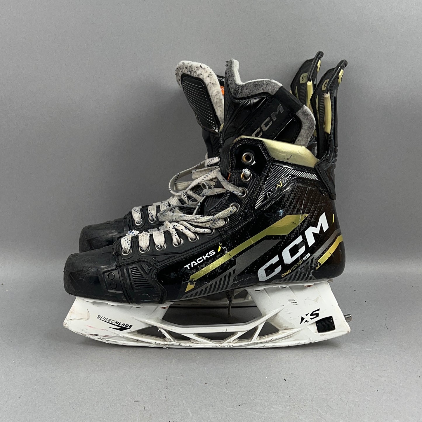 CCM Tacks AS-V Pro (No Blades) Size 9.5 Senior Hockey Skates