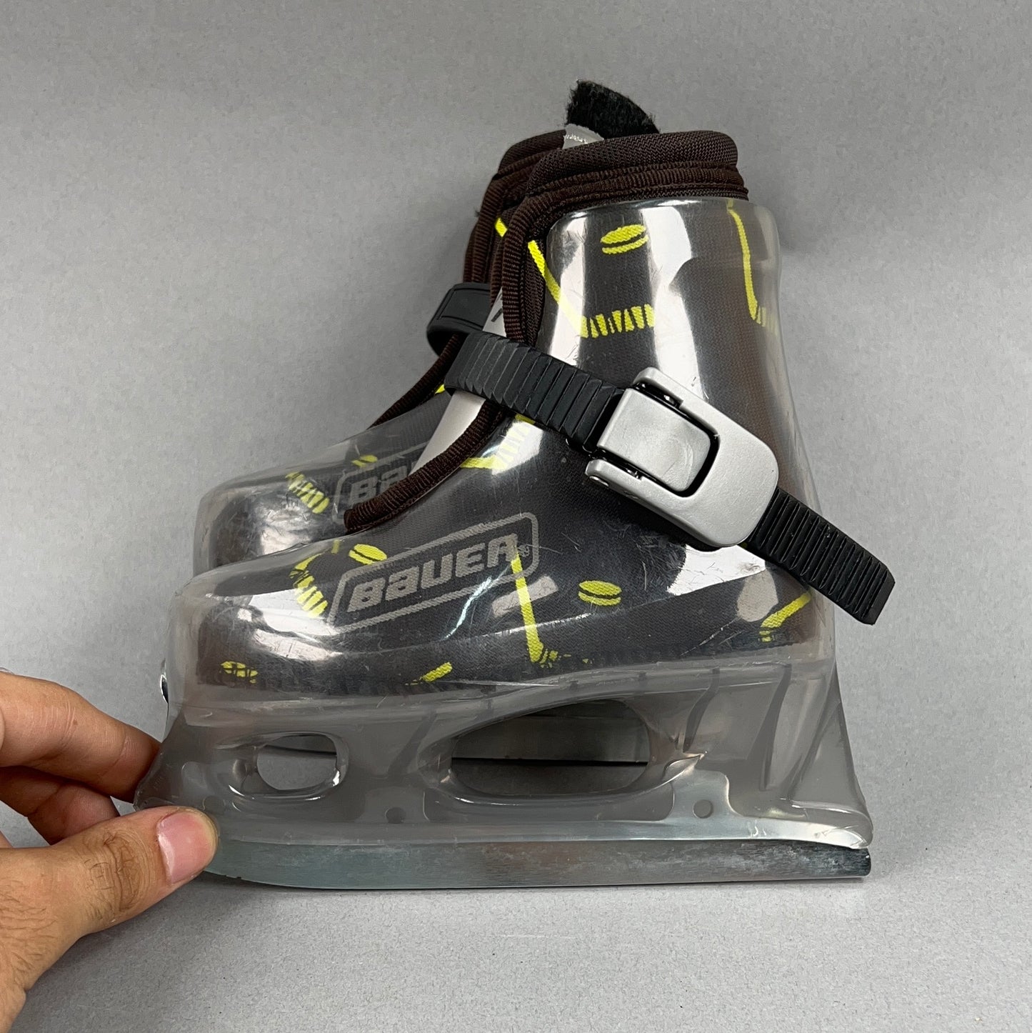 Bauer Adjustable Size 6-7Y Ice Skates