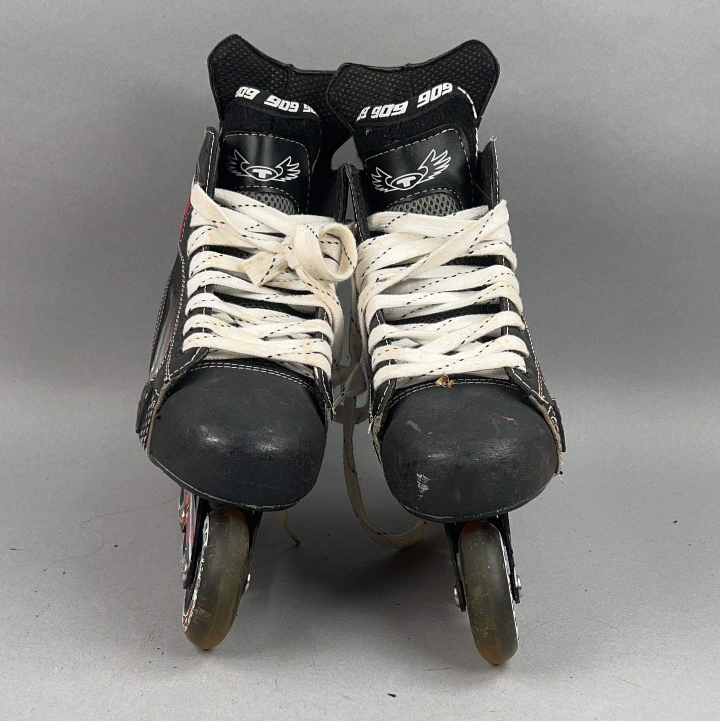 Tour CDN Thor 909 Size 8 Inline Skates