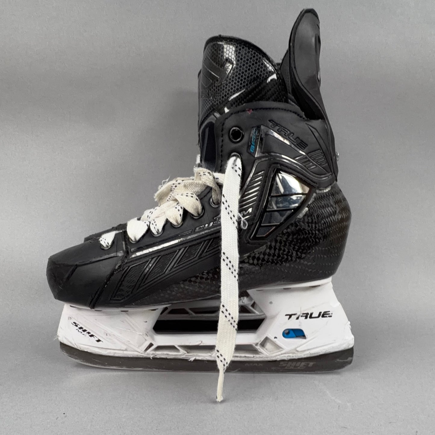 True SVH Custom Size 6.5 Intermediate Hockey Skates