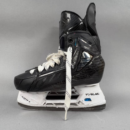 True SVH Custom Size 6.5 Intermediate Hockey Skates