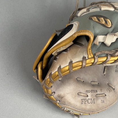 Wilson A2000 SuperSkin FPCM 34 Fastpitch Softball Catchers Glove 34" Right Hand Thrower Softball Glove