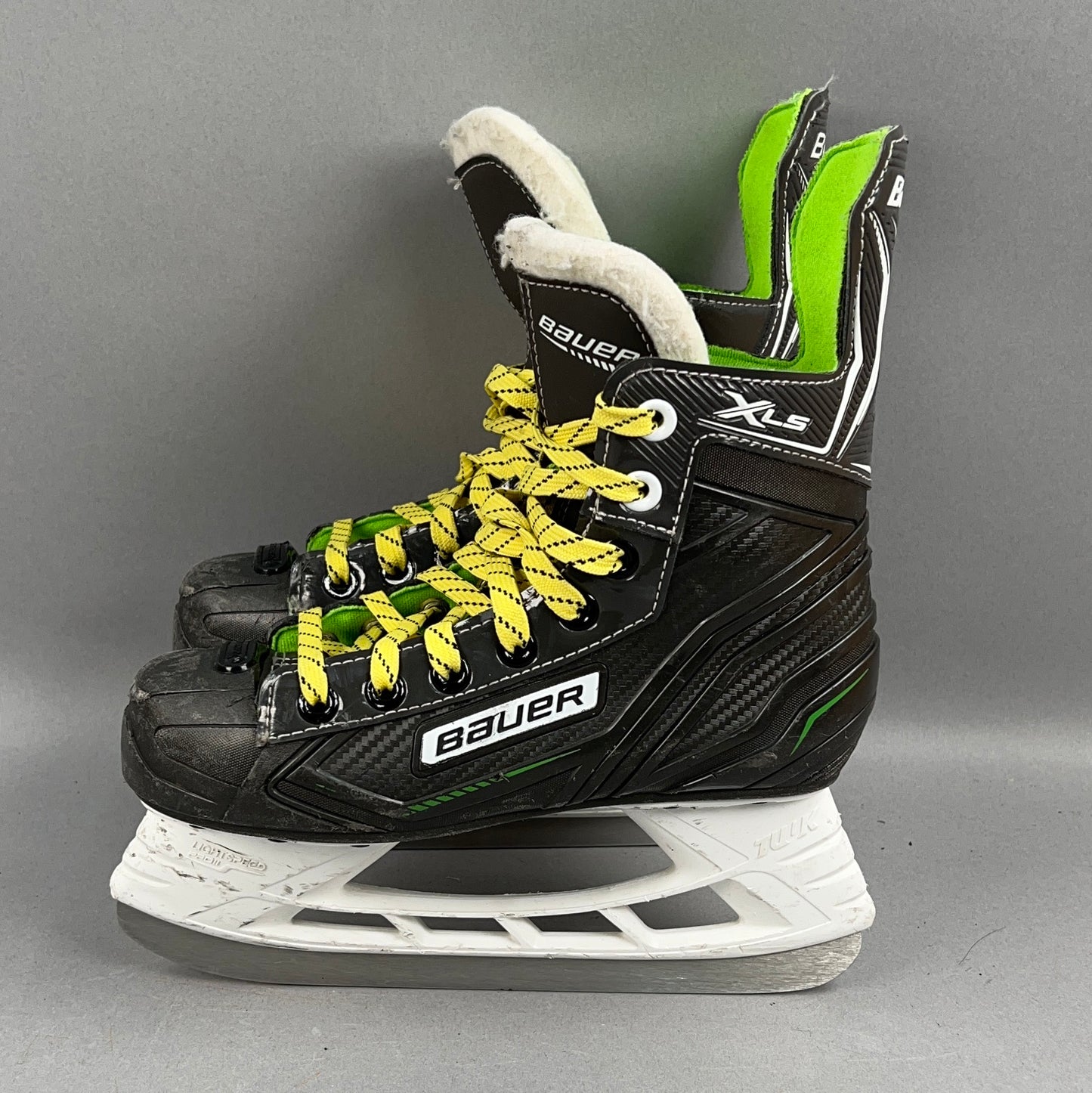 Bauer XLS Size 2 Junior Hockey Skates