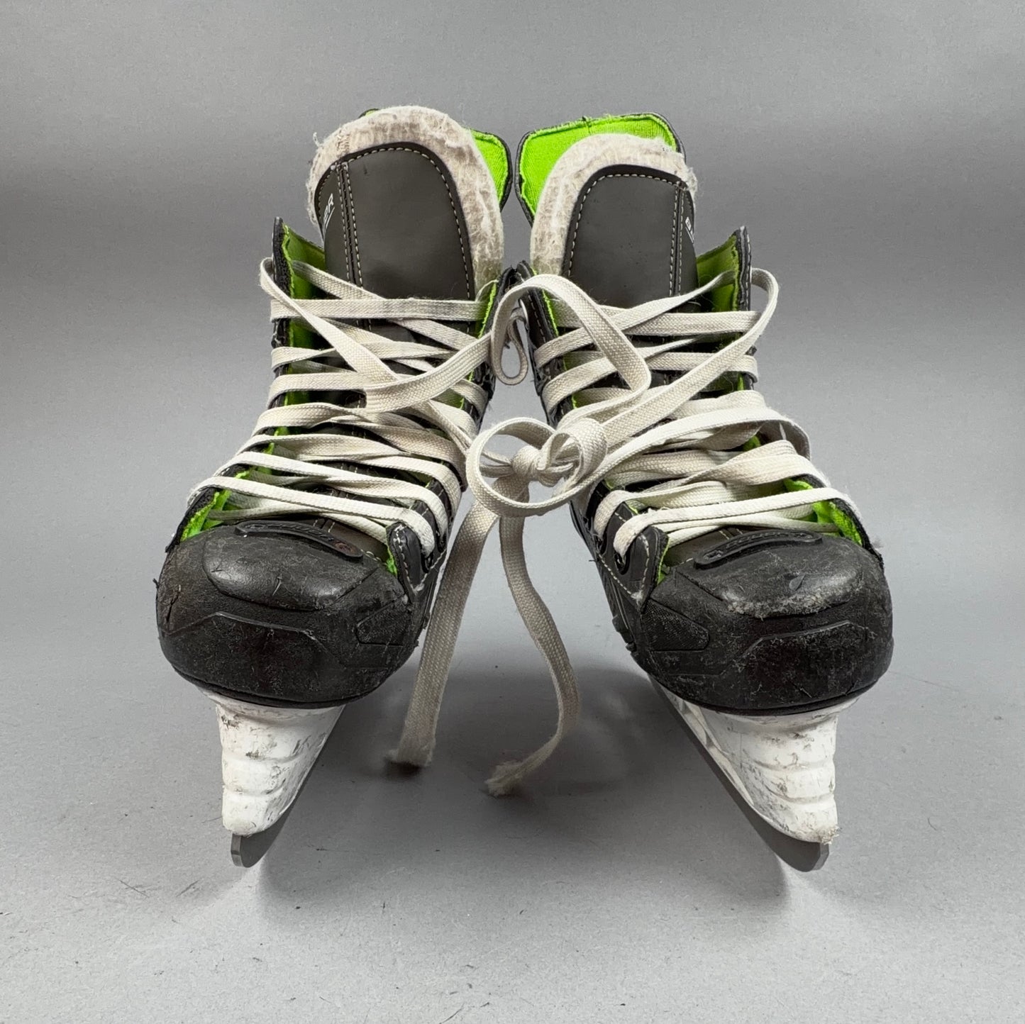 Bauer XLS Size 2 Junior Hockey Skates