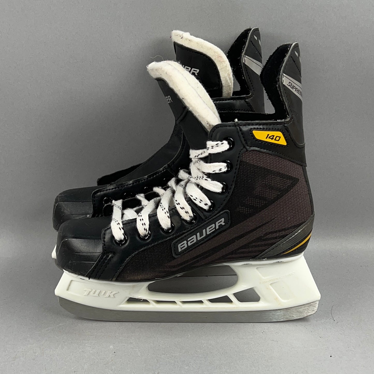 Bauer Supreme 140 Size 4 Intermediate Hockey Skates