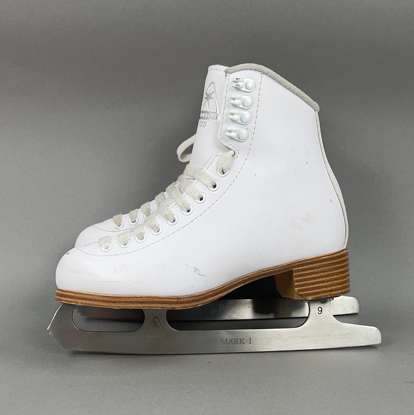 Jackson Classic 200 Size 4 Ice Skates