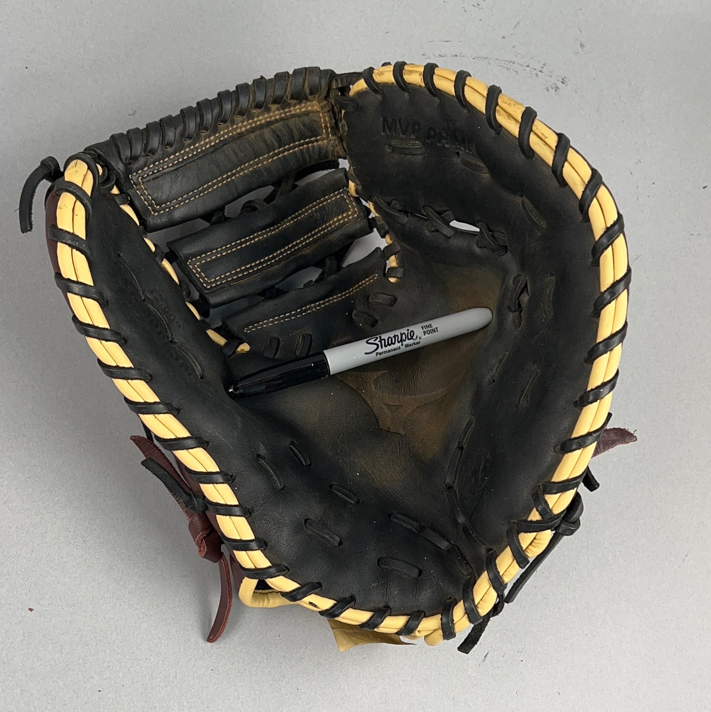 Mizuno GXF 50 PB3BC 12.5" Right Hand Thrower First Baseman's Glove