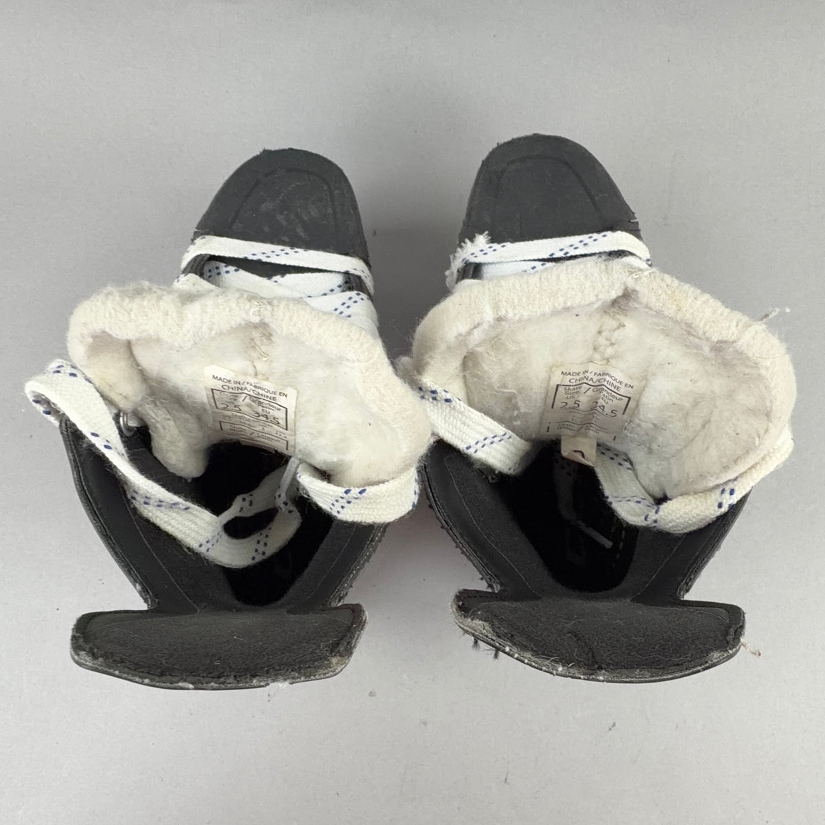 CCM Tacks 9060 Size 2.5 Junior Hockey Skates