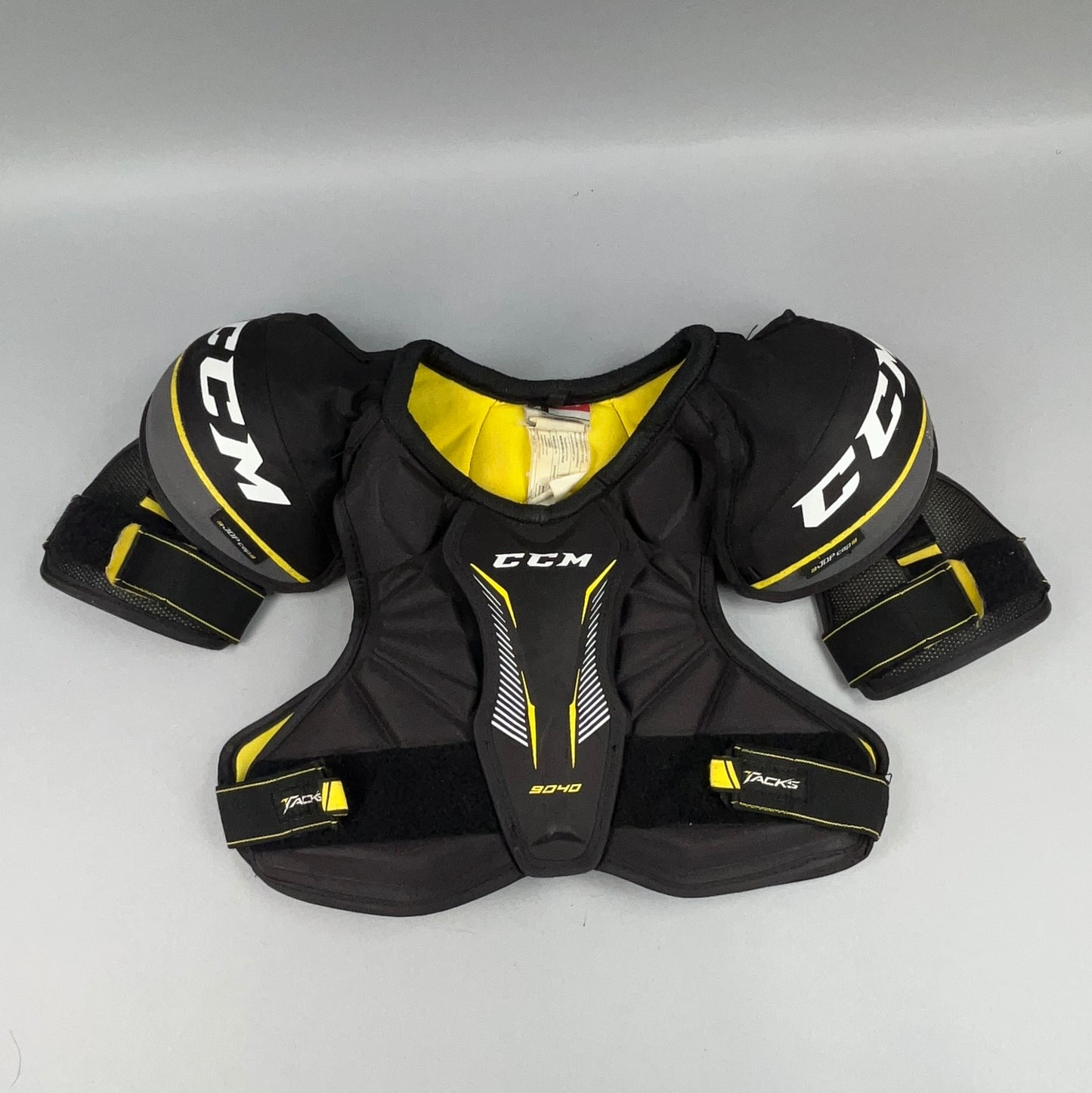 CCM Tacks 9040 Junior Medium Hockey Shoulder Pads