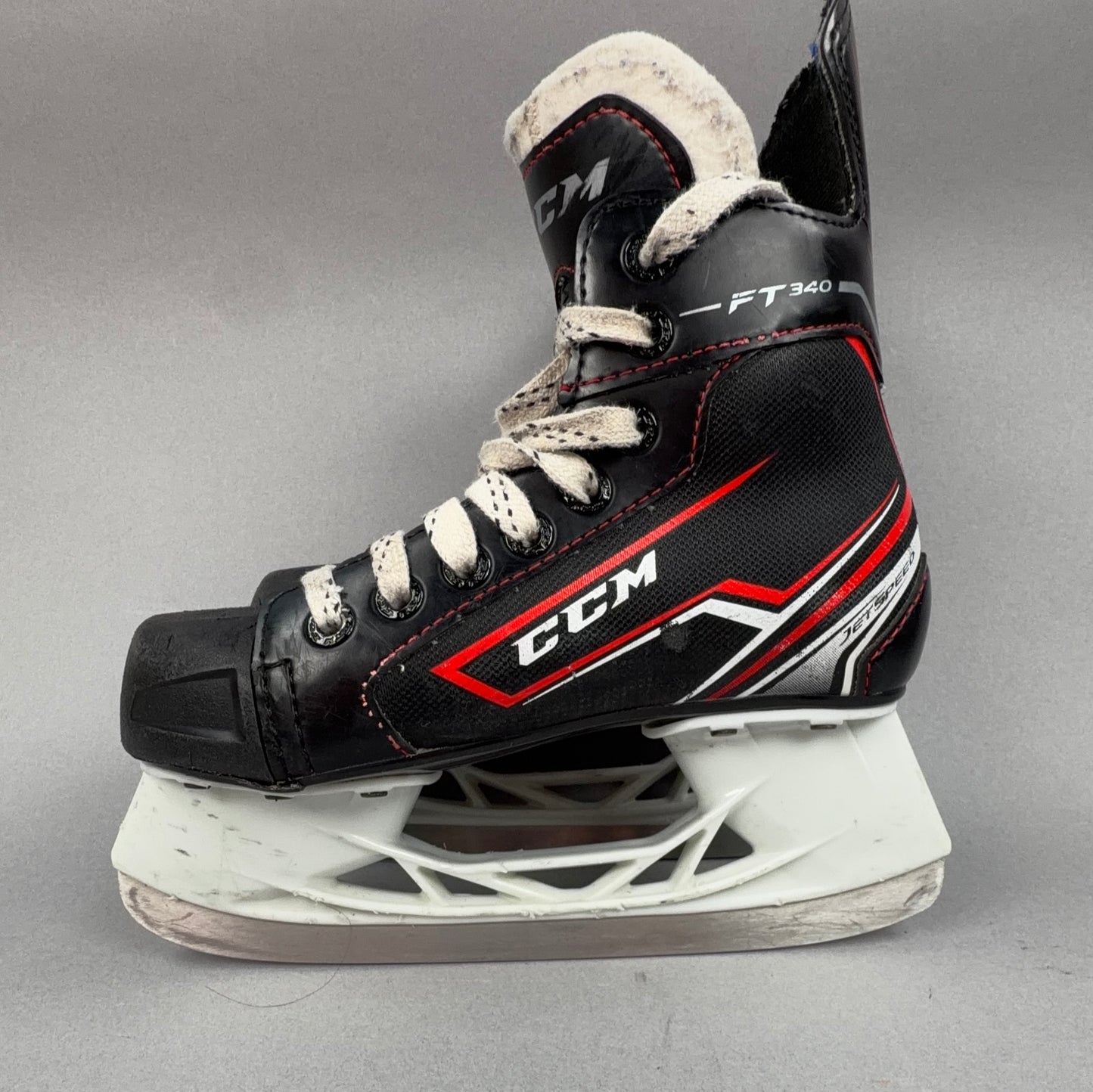 CCM FT340 Size 1 Junior Hockey Skates