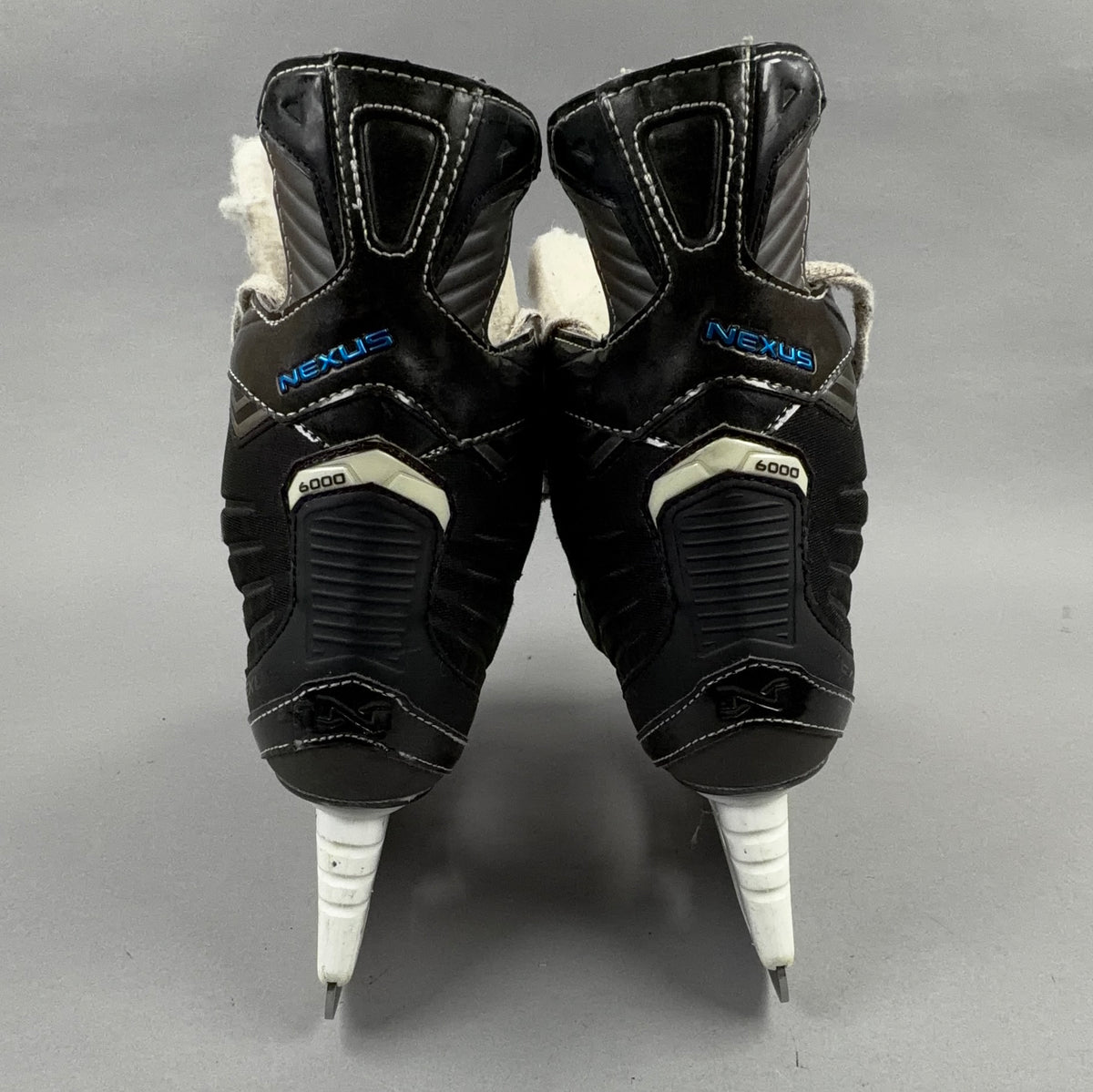 Bauer Nexus 6000 Size 4 Intermediate Hockey Skates