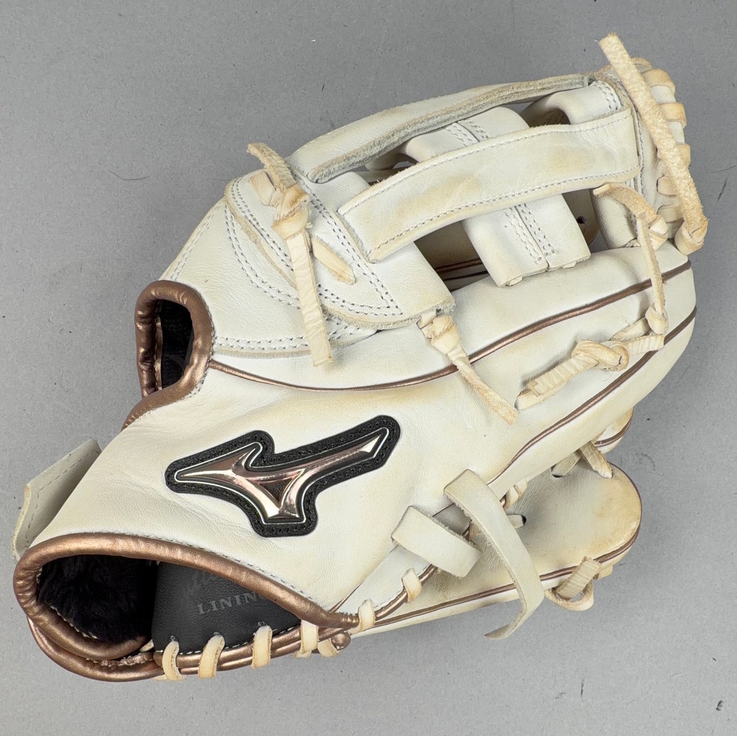 Mizuno MVP Select 12" Right Hand Thrower Fastpitch Glove