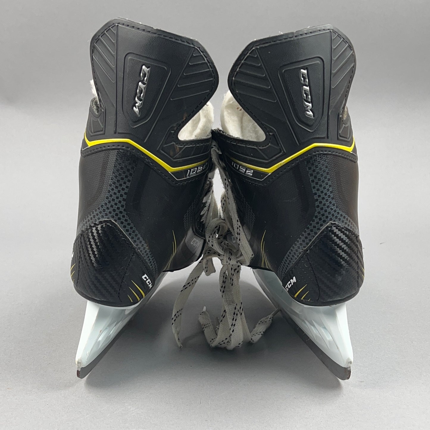 CCM Tacks 1052 Size 5 Intermediate Hockey Skates