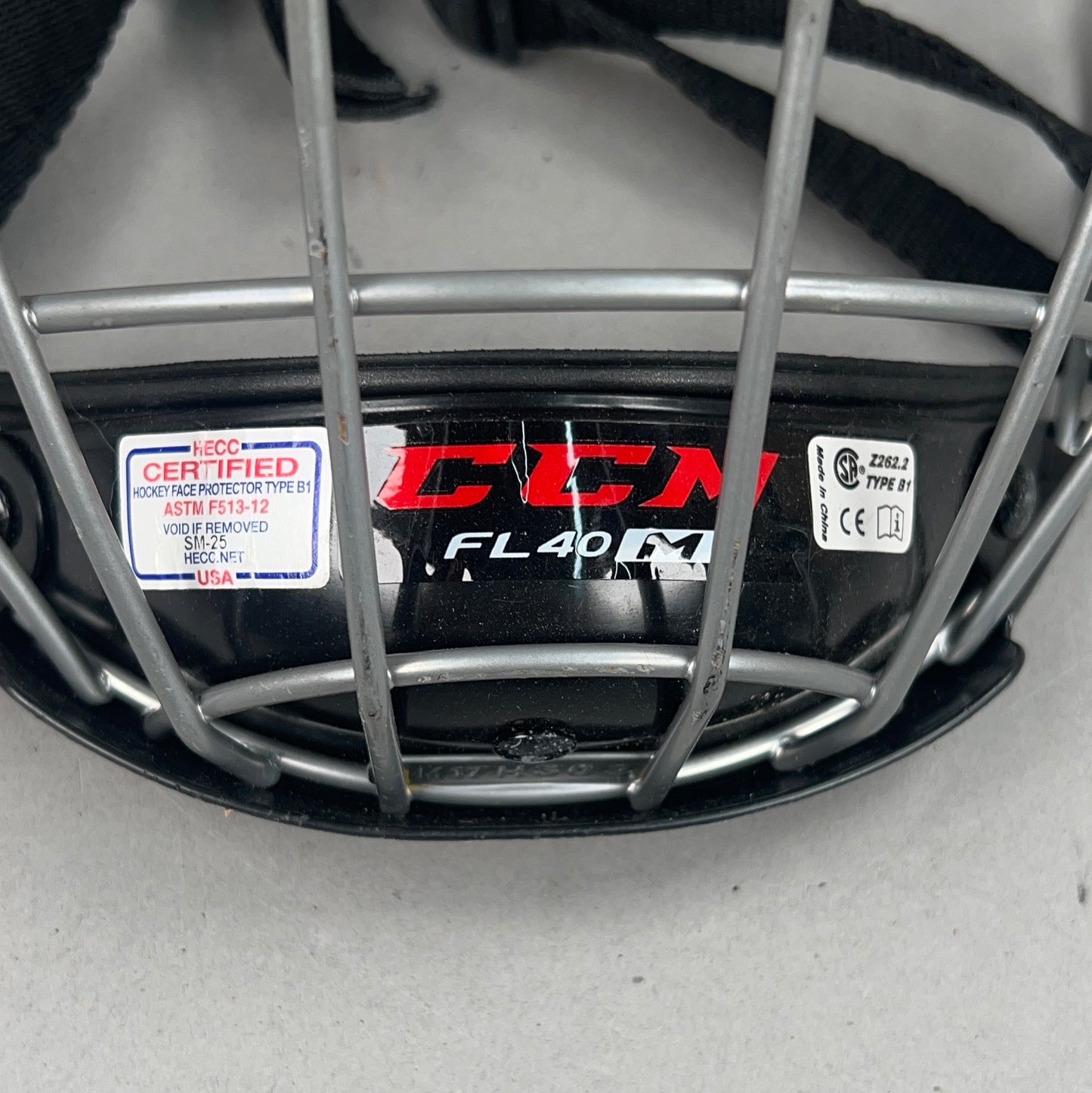 CCM FL40 M Junior Medium Hockey Cage