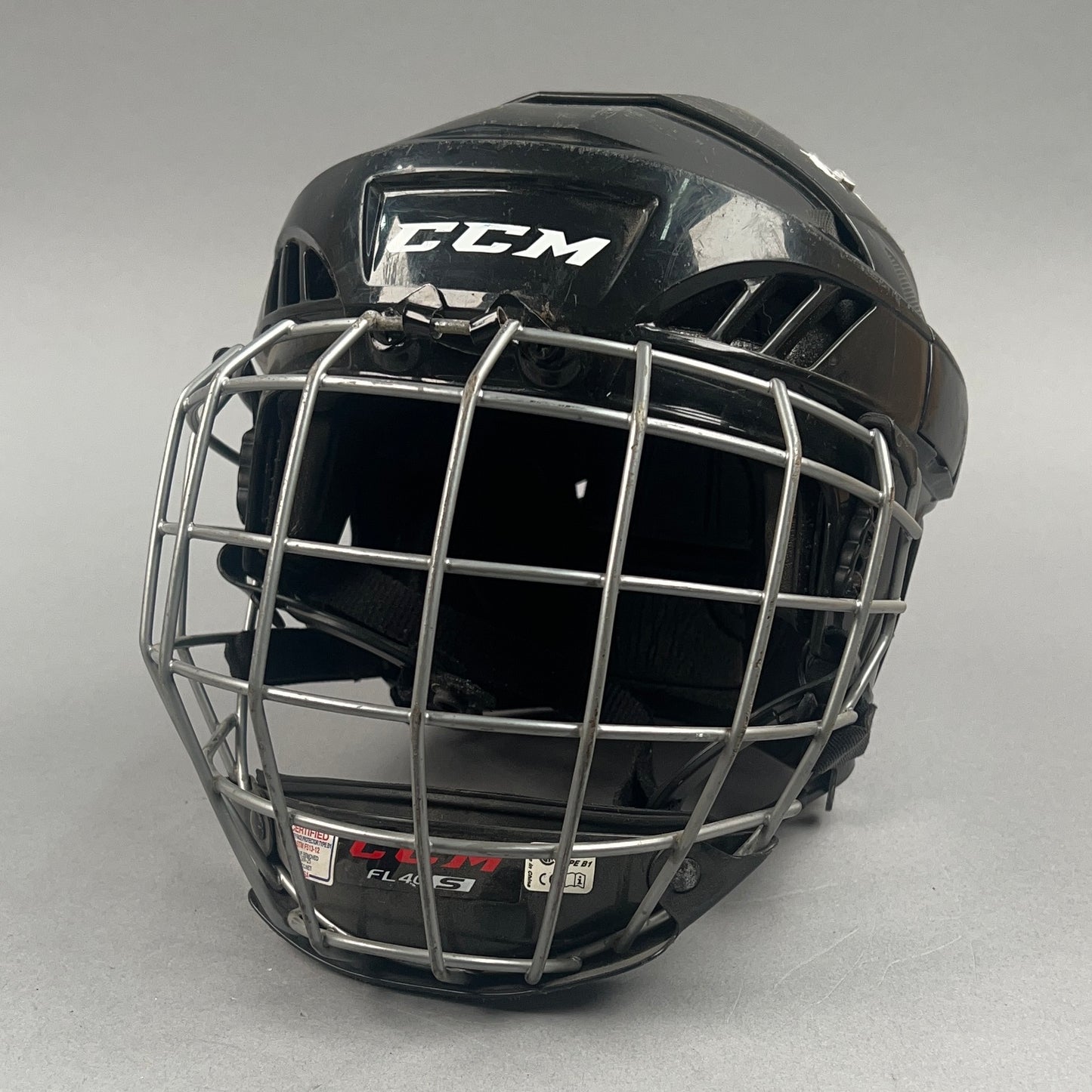 CCM FL40 M Medium 6 7/8" to 7 3/8" Senior Hockey Helmet