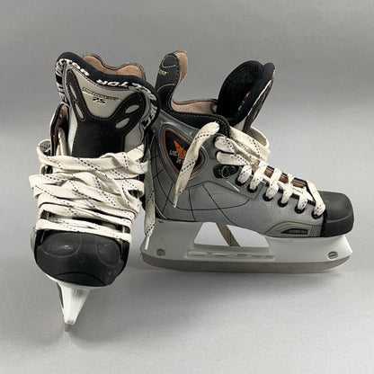 CCM Vector 7.5 Size 4 Intermediate Hockey Skates