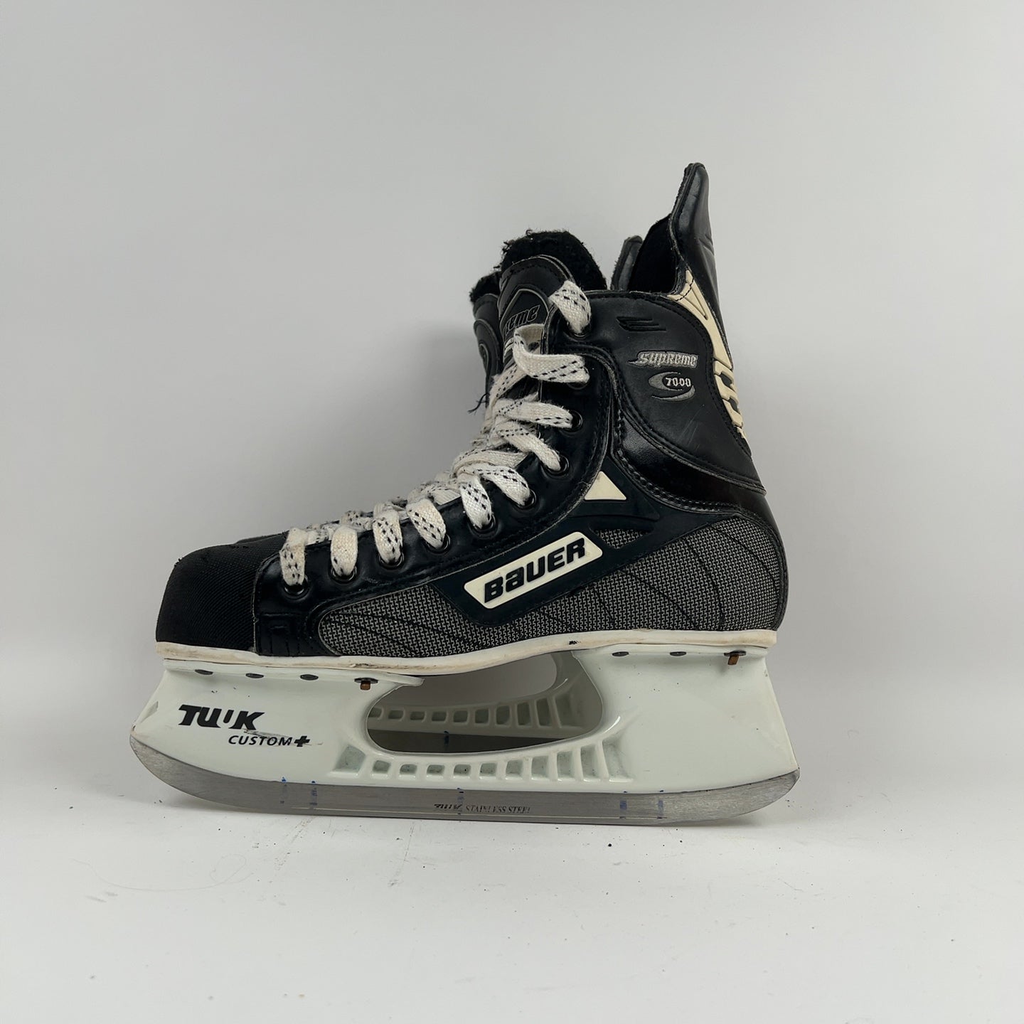 Bauer Supreme 7000 Size 5.5 Hockey Skates