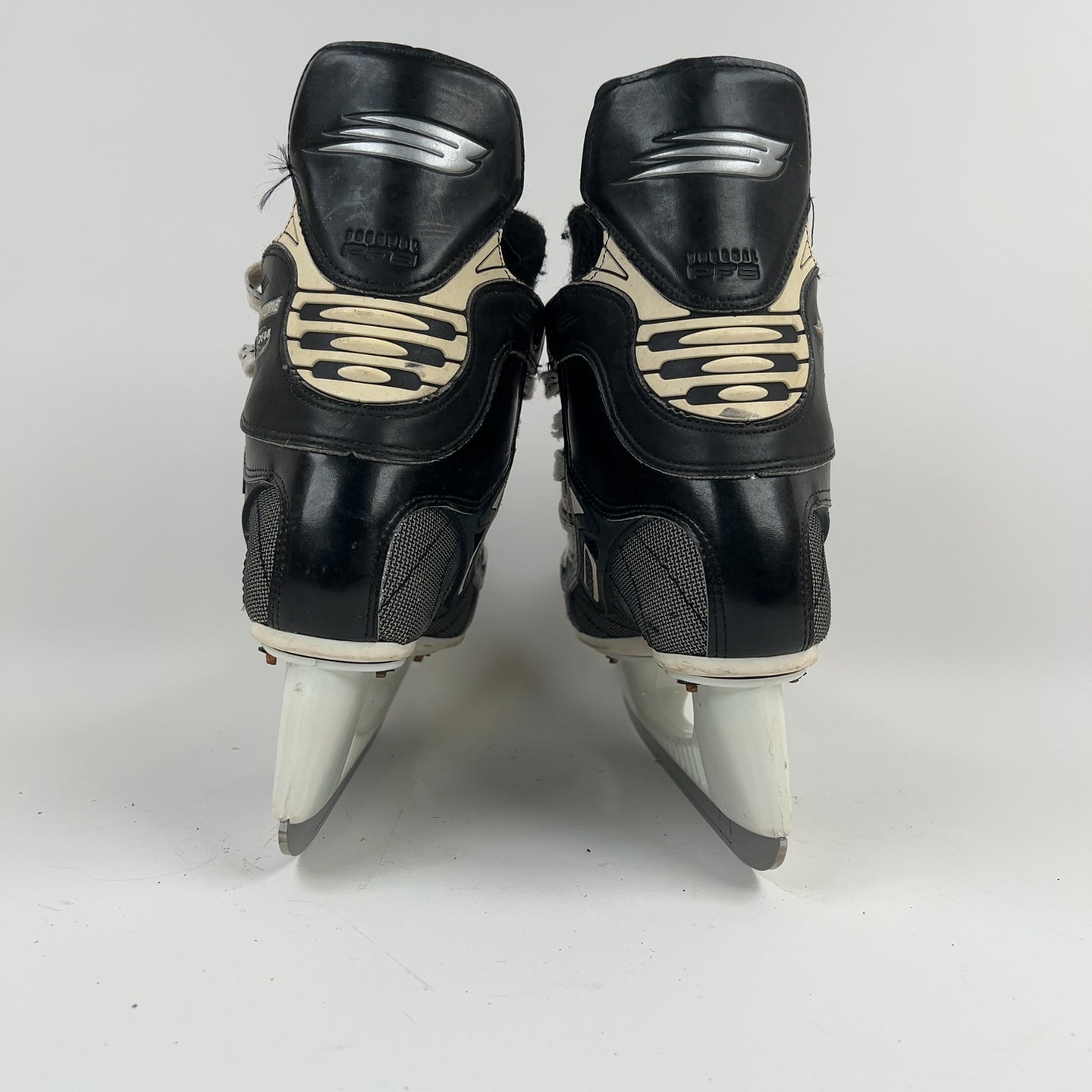 Bauer Supreme 7000 Size 5.5 Hockey Skates