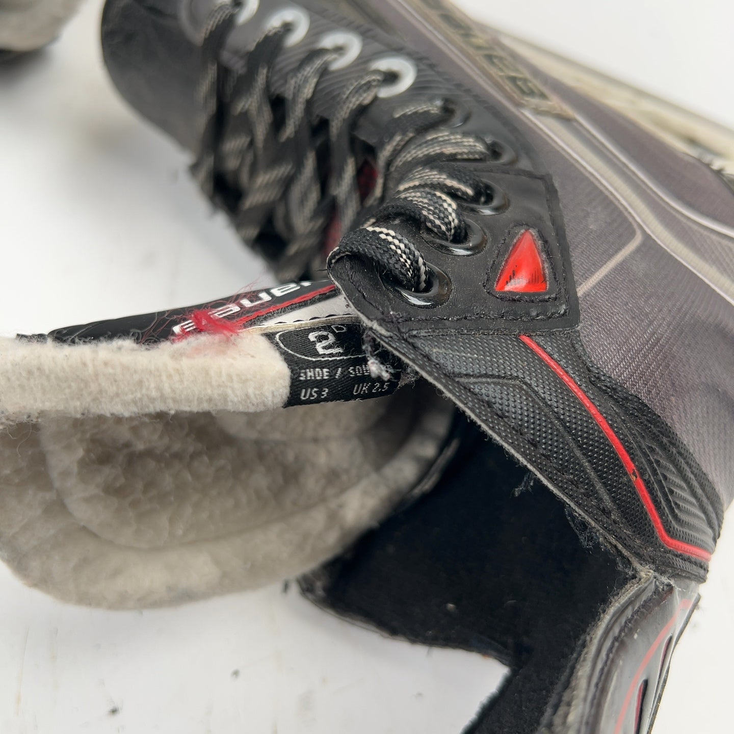 Bauer Vapor X600 Size 2 Hockey Skates
